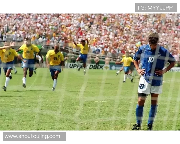 球星在足球场上摔倒背后的原因与影响分析