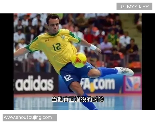 光头球星的传奇足球之路 从赛场到生活的独特魅力揭秘